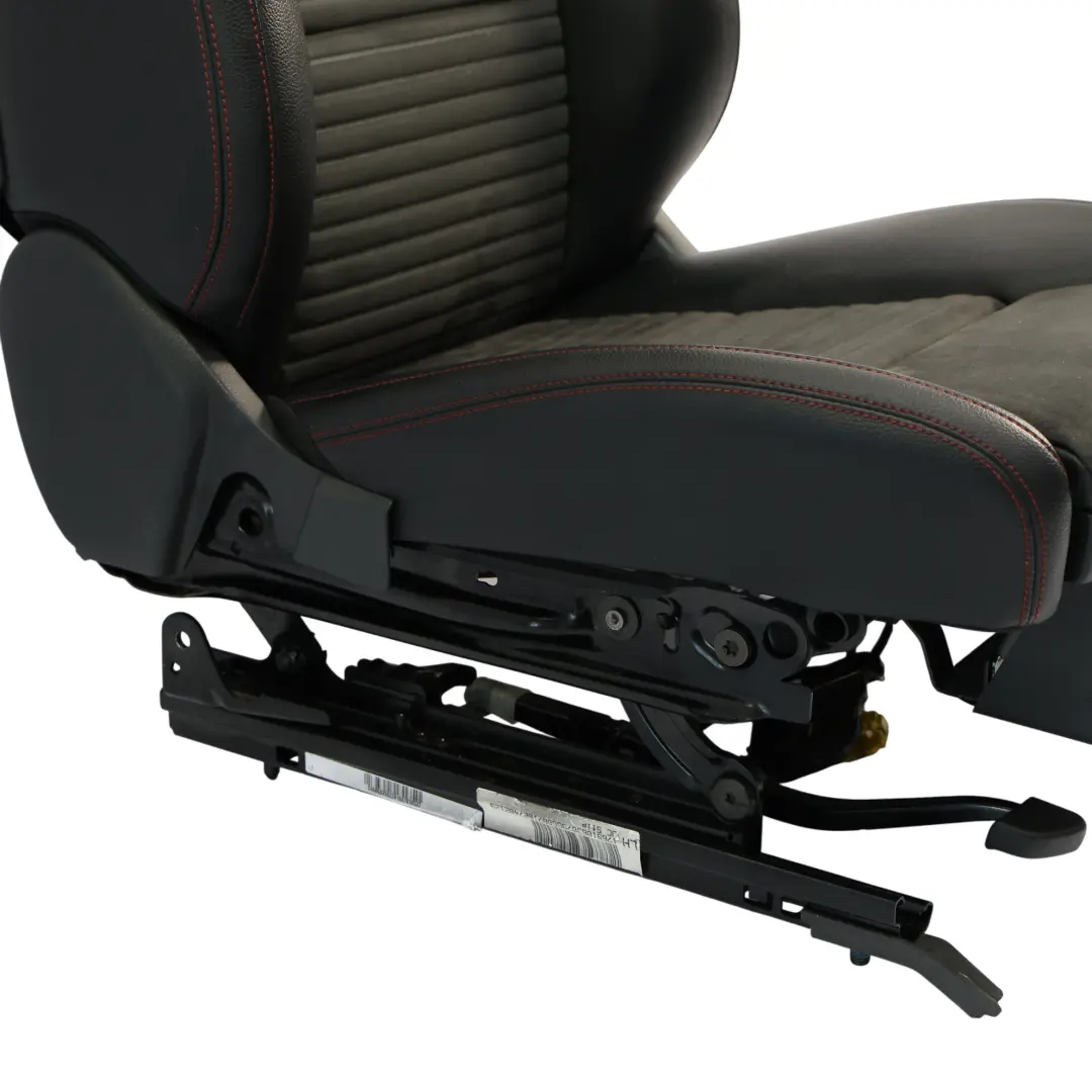 Sedile anteriore Mercedes W176 Sport Sinistro Tessuto Pelle Fili Rossi per con numero di parte A1769106307 Sedile anteriore Mercedes W176 Sport Sinistro Tessuto Pelle Fili Rossi - SKU A1769106307 - Numero di parte A1769106307