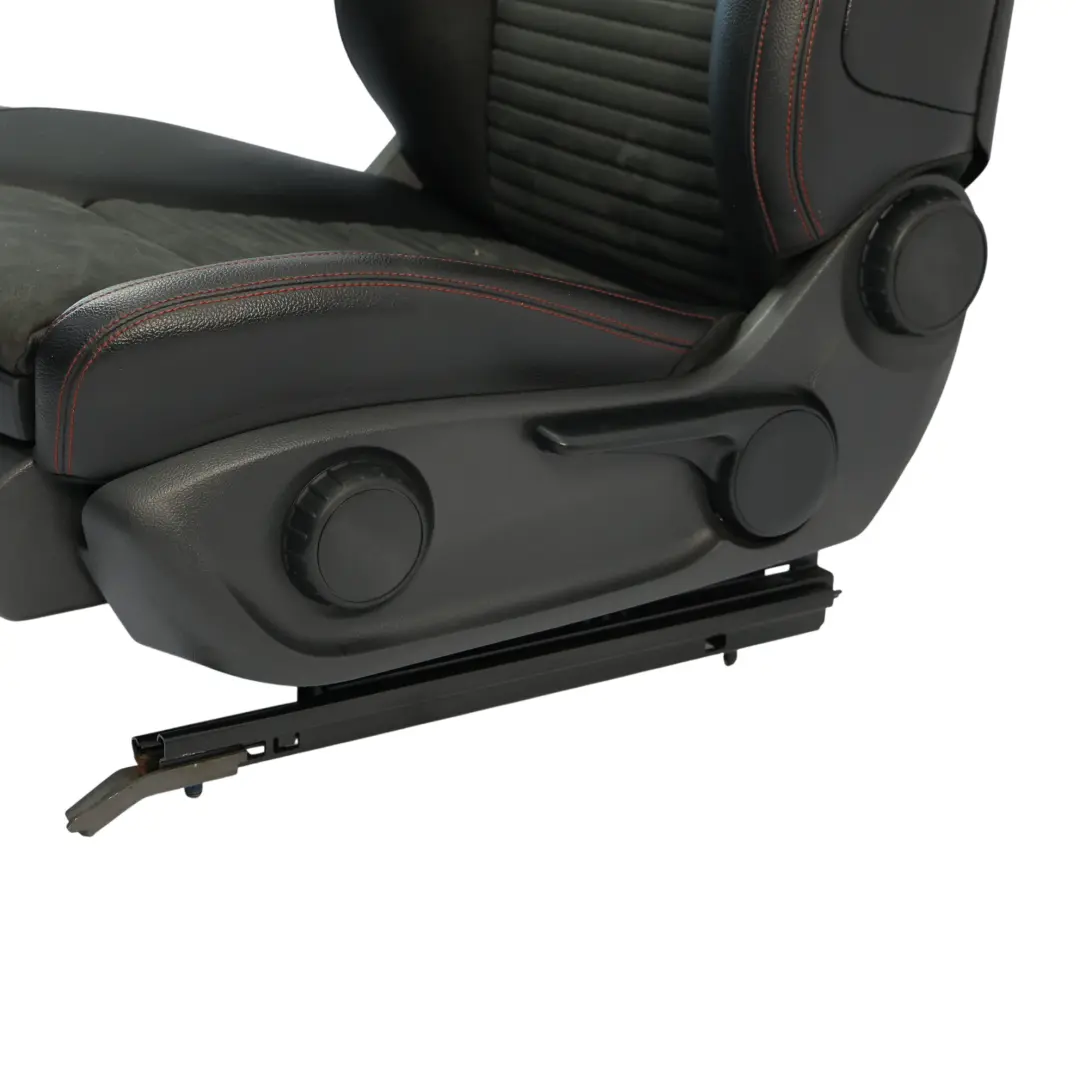 Fotel przedni Mercedes W176 Sport Lewy Tkanina Skóra Czerwone Nici do o numerze A1769106307 Fotel przedni Mercedes W176 Sport Lewy Tkanina Skóra Czerwone Nici - SKU A1769106307 - Numer Części A1769106307