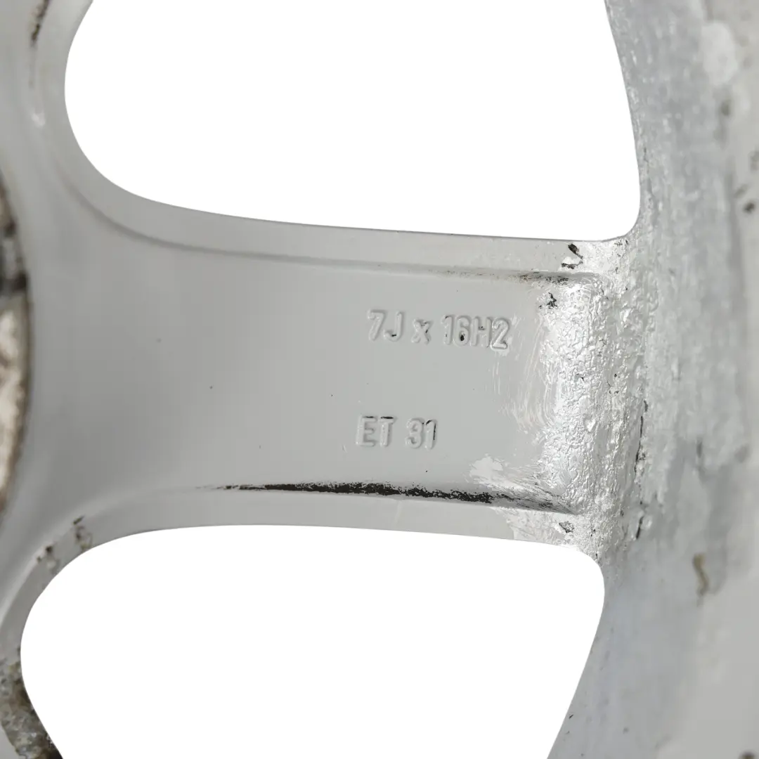 Felga Aluminiowa 7 Ramion Srebrna 16" ET:31 7J do Mercedes W203 o numerze A2034013002 Mercedes W203 Felga Aluminiowa 7 Ramion Srebrna 16" ET:31 7J - SKU A2034013002-2 - Numer Części A2034013002