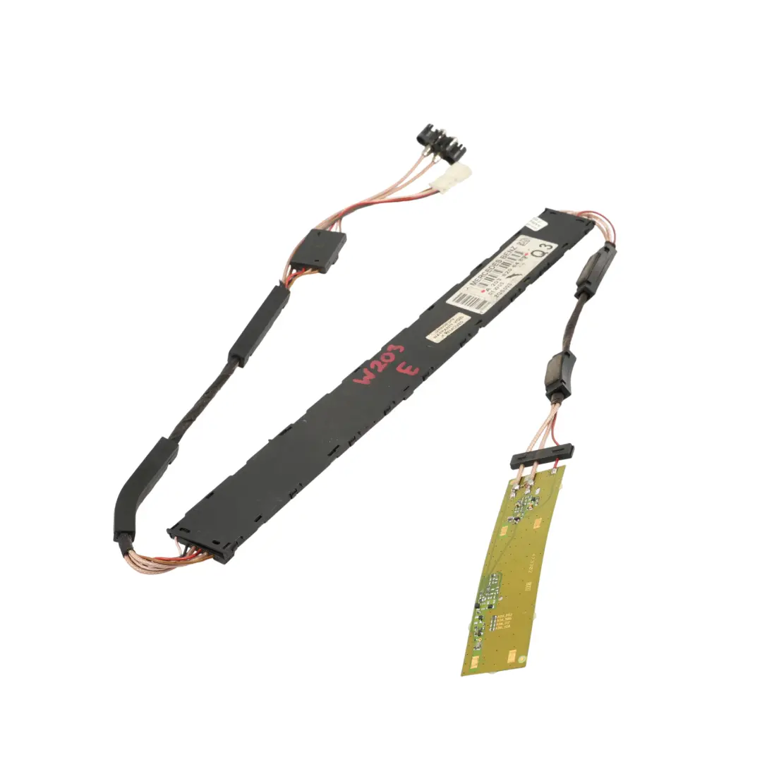 Amplificatore Antenna ECU Modulo Antenna Booster Unità per Mercedes W203 con numero di parte A2038206489 Mercedes W203 Amplificatore Antenna ECU Modulo Antenna Booster Unità - SKU A2038206489-1 - Numero di parte A2038206489