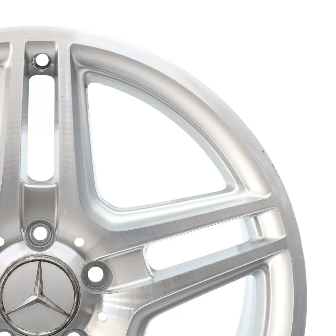 Cerchio Lega 18" 8J ET:50 A 5 Doppie Razze Argento per Mercedes W204 AMG con numero di parte A2044014102 Mercedes W204 AMG Cerchio Lega 18" 8J ET:50 A 5 Doppie Razze Argento - SKU A2044014102-7 - Numero di parte A2044014102