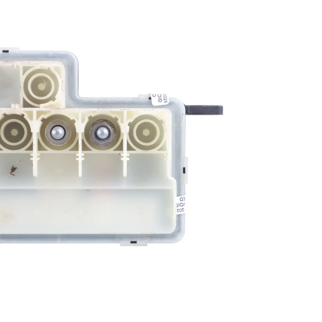 W214 Voltage Converter Inverter Power Distributor to Mercedes W206 with Part number A2065404928 Mercedes W206 W214 Voltage Converter Inverter Power Distributor - SKU A2065404928 - Part number A2065404928