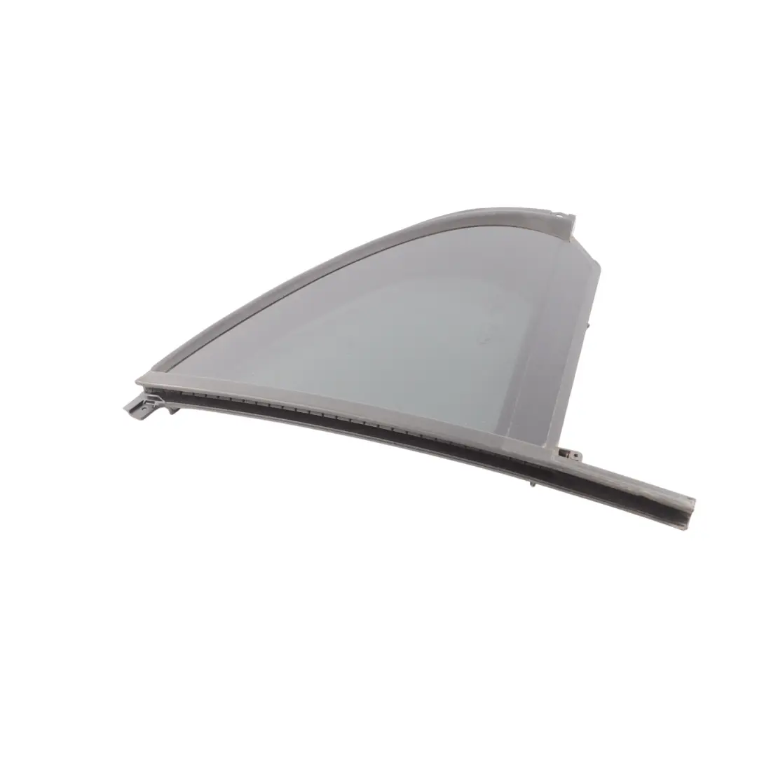 Vetro Angolare Posteriore Fumè Sinistro ESG per Mercedes W206 con numero di parte A2067303700 Mercedes W206 Vetro Angolare Posteriore Fumè Sinistro ESG - SKU A2067303700 - Numero di parte A2067303700