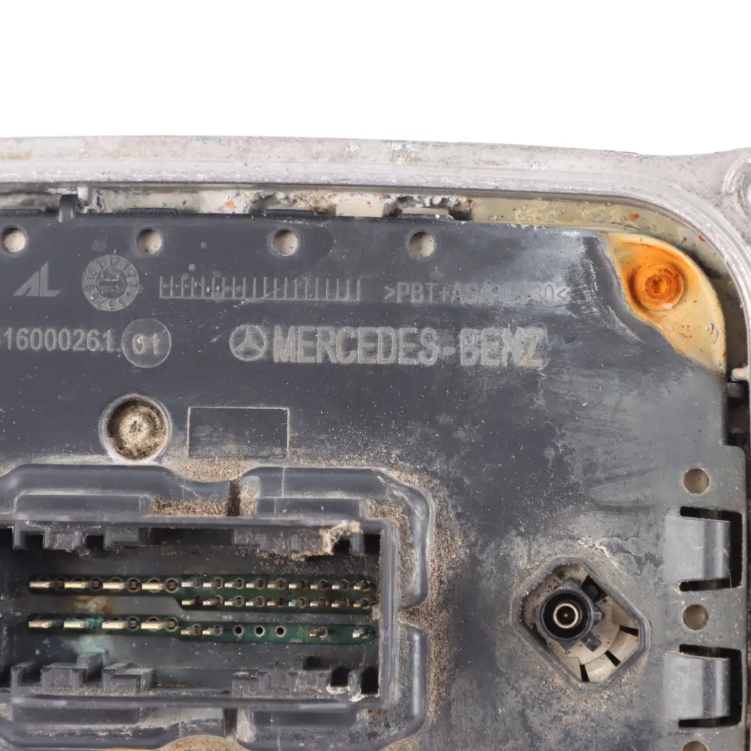 Front Lamp Headlight Ballast Module Unit ECU to Mercedes W206 with Part number A2069004211 Mercedes W206 Front Lamp Headlight Ballast Module Unit ECU - SKU A2069004211 - Part number A2069004211