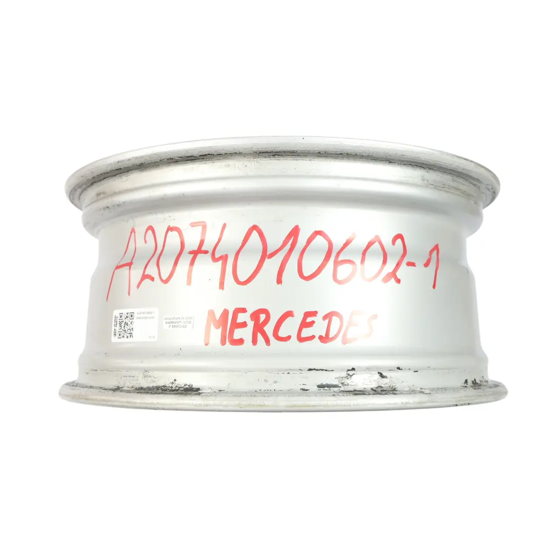 Leicht Metall Felge 17" 7,5J ET:45 Silber für Mercedes C207 mit Teilenummer A2074010602 Mercedes C207 Leicht Metall Felge 17" 7,5J ET:45 Silber - SKU A2074010602-1 - Teilenummer A2074010602