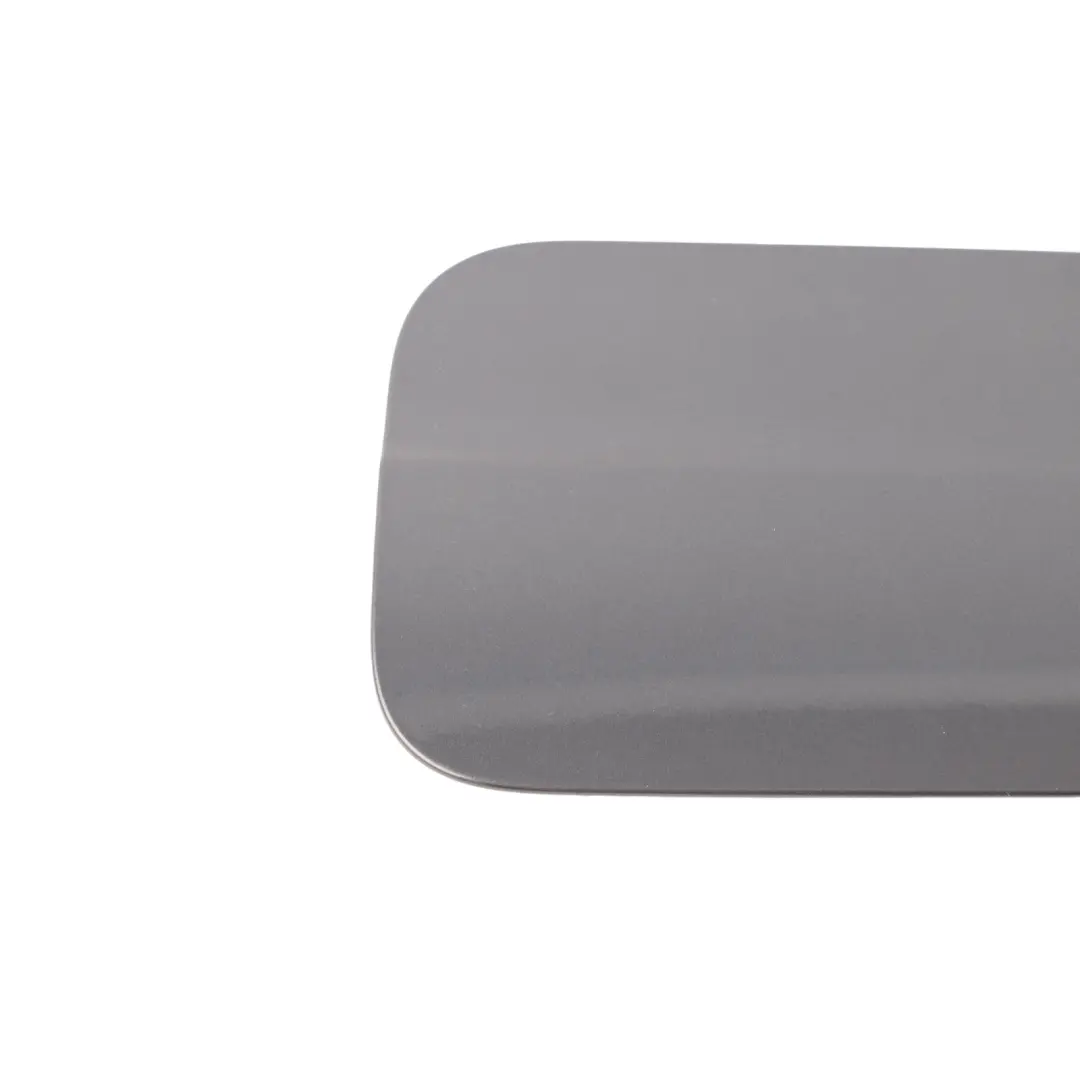 Tankklappe Deckel Abdeckung Tenoritgrau Metallic - 755 für Mercedes W212 mit Teilenummer A2127570006 Mercedes W212 Tankklappe Deckel Abdeckung Tenoritgrau Metallic - 755 - SKU A2127570006-TNG - Teilenummer A2127570006