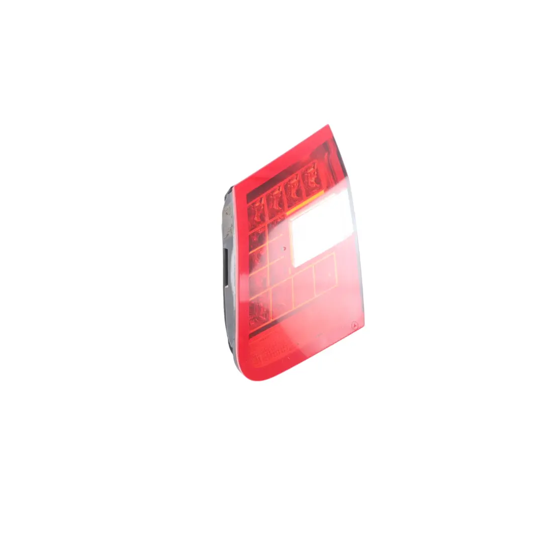 Mercedes W212 Sedan Lampa W Klapę Bagażnika Tylna Prawa - SKU A2128200864 - Numer Części A2128200864