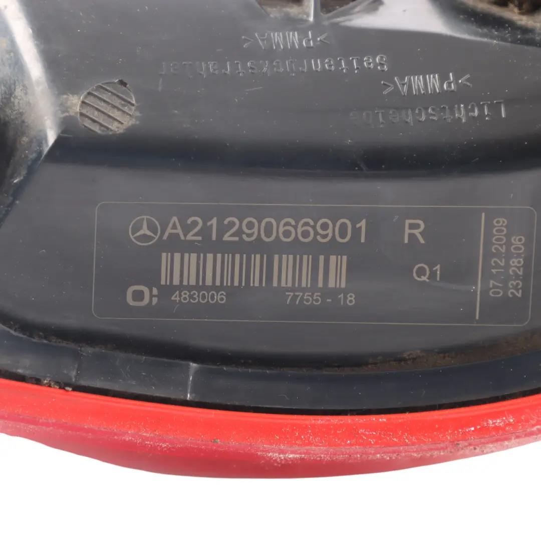 posteriore destro Fanale posteriore laterale per Mercedes W212 Berlina con numero di parte A2129060658 Mercedes W212 Berlina posteriore destro Fanale posteriore laterale - SKU A2129060658-1 - Numero di parte A2129060658