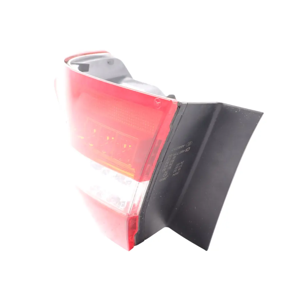 posteriore destro Fanale posteriore laterale per Mercedes W212 Berlina con numero di parte A2129060658 Mercedes W212 Berlina posteriore destro Fanale posteriore laterale - SKU A2129060658-1 - Numero di parte A2129060658