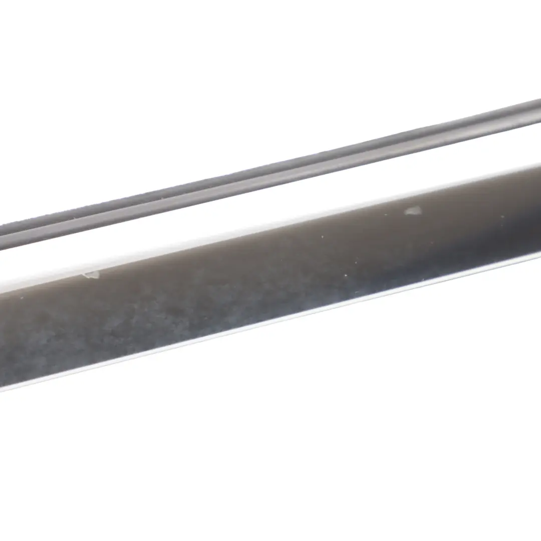 Junta Riel Sellado Ventana Delantera Izquierda para Mercedes C218 con número de pieza A2187200324 Mercedes C218 Junta Riel Sellado Ventana Delantera Izquierda - SKU A2187200324 - Número de pieza A2187200324