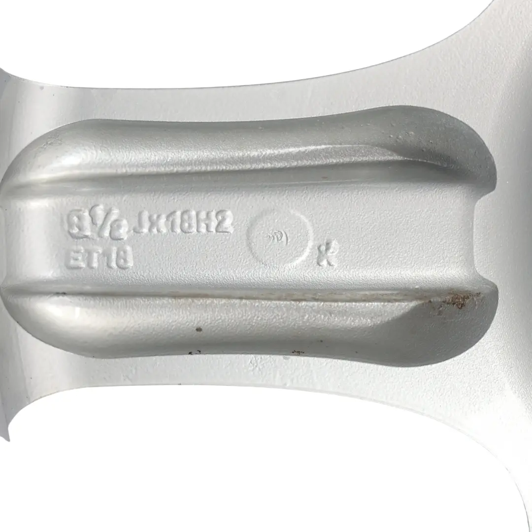 Jante Arrière Alliage 18" 5 Branches 8,5J ET:18 Argent pour Mercedes C219 à propos du numéro de pièce A2194010802 Mercedes C219 Jante Arrière Alliage 18" 5 Branches 8,5J ET:18 Argent - SKU A2194010802-2 - Numéro de pièce A2194010802