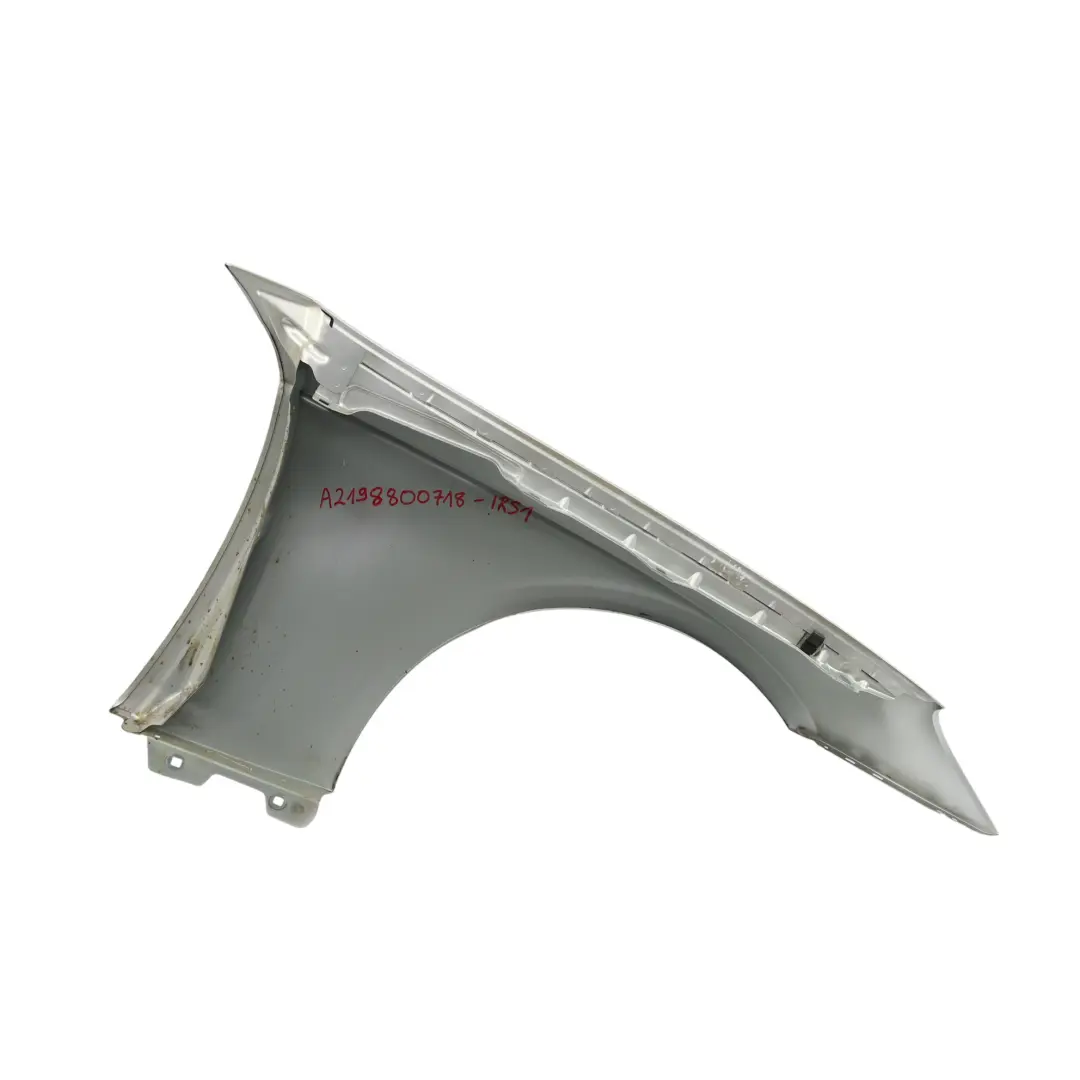 Pannello Alare Laterale Anteriore Sinistro Iridium Silver - 775 per Mercedes C219 con numero di parte A2198800718 Mercedes C219 Pannello Alare Laterale Anteriore Sinistro Iridium Silver - 775 - SKU A2198800718-IRS1 - Numero di parte A2198800718