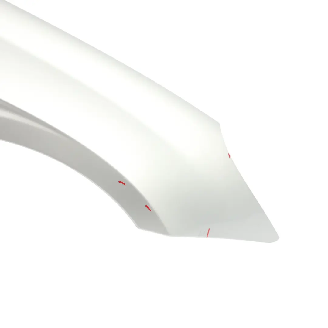 Aile Latérale Avant Droite Fender Iridium Silver Metallic - 775 pour Mercedes C219 à propos du numéro de pièce A2198800818 Mercedes C219 Aile Latérale Avant Droite Fender Iridium Silver Metallic - 775 - SKU A2198800818-IRS - Numéro de pièce A2198800818