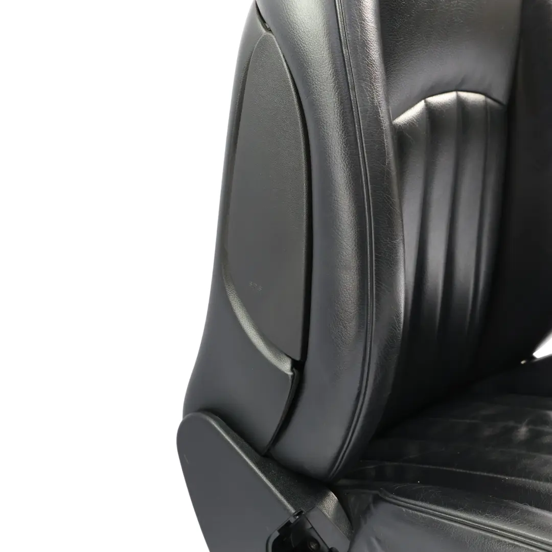 Fotel Przedni Prawy Przód Grzany Skórzany Czarny do Mercedes CLS C219 o numerze A2199103547 Mercedes CLS C219 Fotel Przedni Prawy Przód Grzany Skórzany Czarny - SKU A2199103547-2 - Numer Części A2199103547