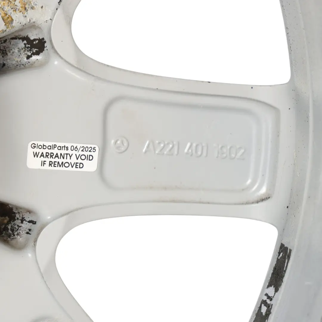 W216 W221 Argento Cerchio in lega 18" 8,5J ET:43 per Mercedes con numero di parte A2214011902 Mercedes W216 W221 Argento Cerchio in lega 18" 8,5J ET:43 - SKU A2214011902-1 - Numero di parte A2214011902