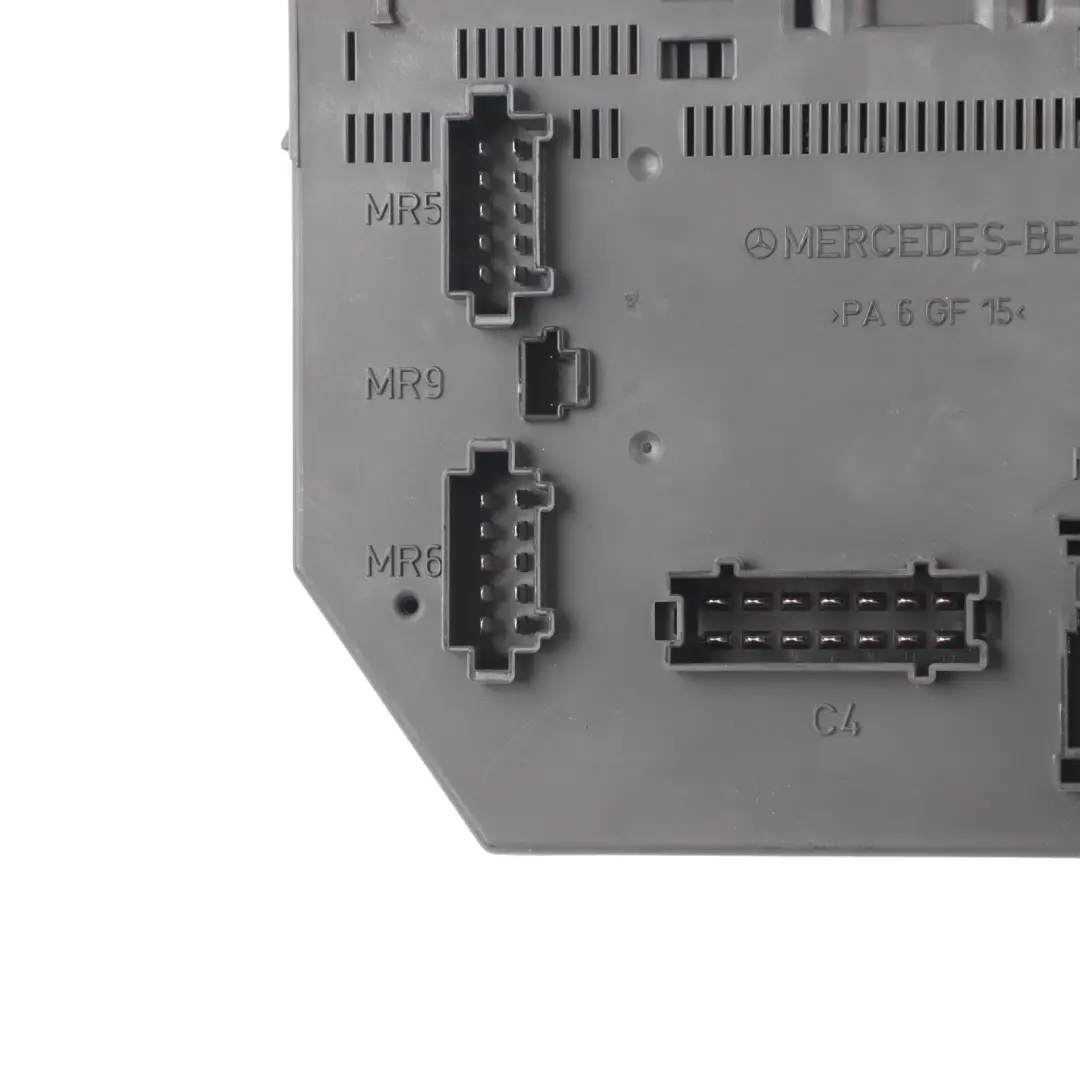 Front Fuse Box Unit to Mercedes W221 with Part number A2215404550 Mercedes W221 Front Fuse Box Unit - SKU A2215404550 - Part number A2215404550