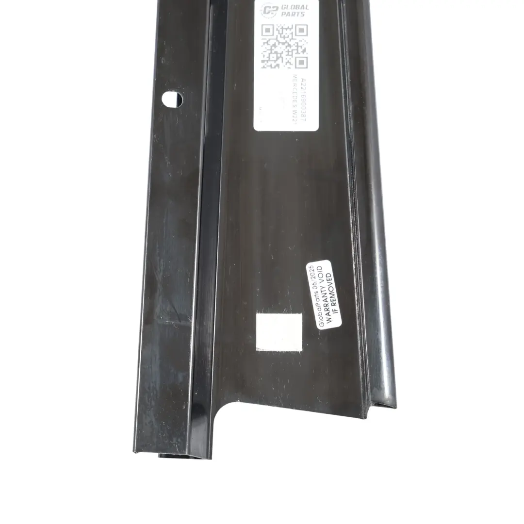 Embellecedor Pilar B Exterior Izquierdo Lateral Negro para Mercedes W221 con número de pieza A2216900387 Mercedes W221 Embellecedor Pilar B Exterior Izquierdo Lateral Negro - SKU A2216900387 - Número de pieza A2216900387