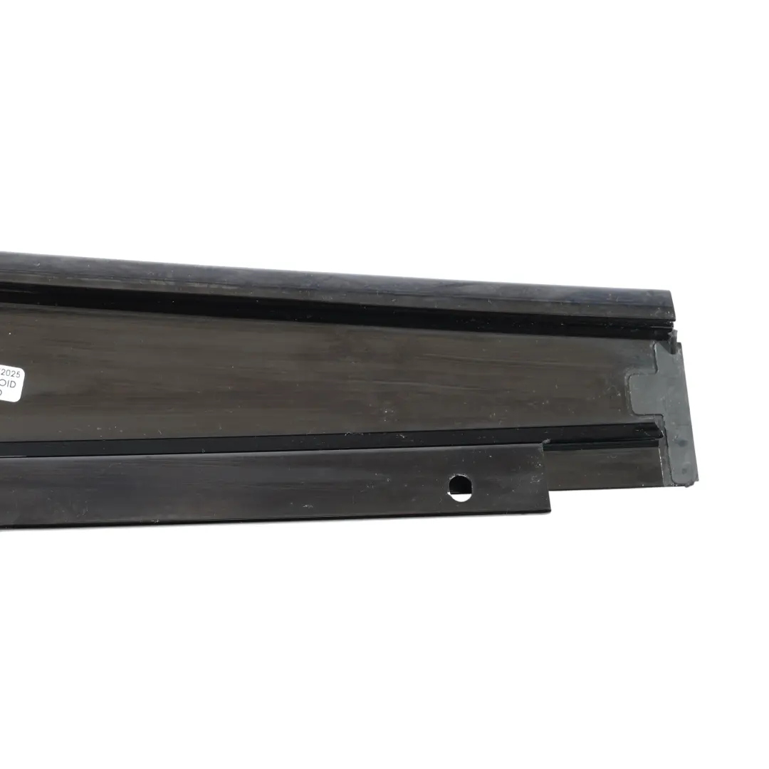 Pilastro B Rivestimento Top Destro Nero per Mercedes W221 con numero di parte A2216900487 Mercedes W221 Pilastro B Rivestimento Top Destro Nero - SKU A2216900487 - Numero di parte A2216900487