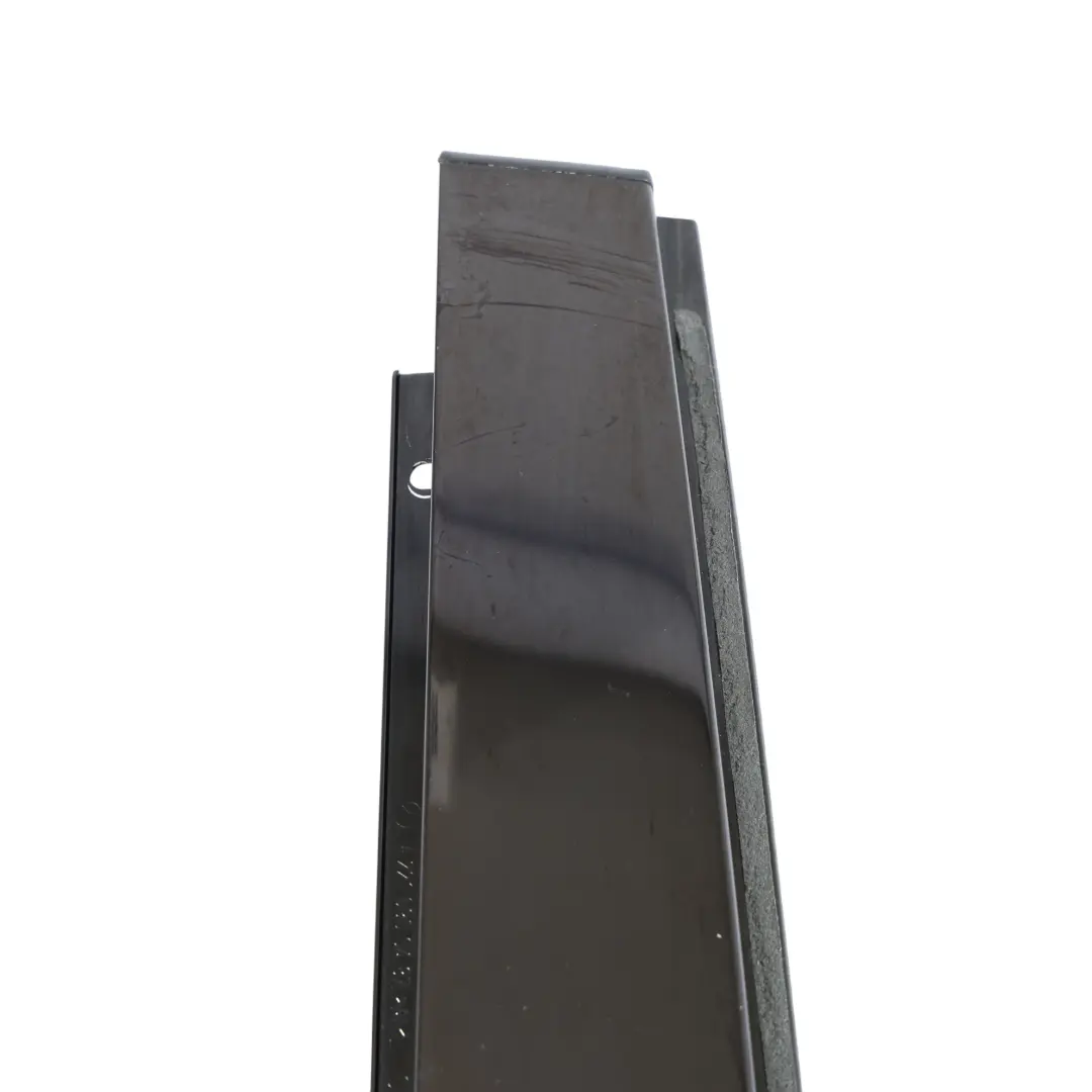 Pilar B Tapa Superior Derecha Negro para Mercedes W221 con número de pieza A2216900487 Mercedes W221 Pilar B Tapa Superior Derecha Negro - SKU A2216900487 - Número de pieza A2216900487