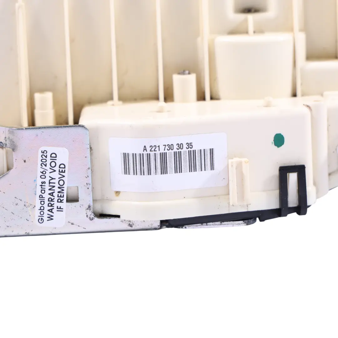 Hintertürschloss Soft Close Mechanismus Rechts für Mercedes W221 mit Teilenummer A2217303035 Mercedes W221 Hintertürschloss Soft Close Mechanismus Rechts - SKU A2217303035 - Teilenummer A2217303035