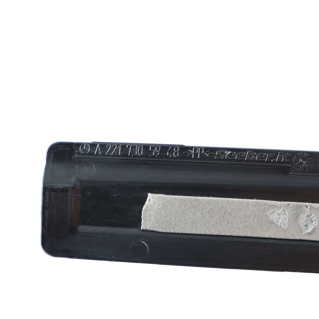 Moulure De Garniture Supérieure Porte Arrière Gauche pour Mercedes W221 à propos du numéro de pièce A2217305948 Mercedes W221 Moulure De Garniture Supérieure Porte Arrière Gauche - SKU A2217305948 - Numéro de pièce A2217305948