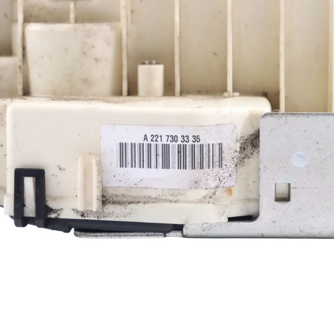 Mecanismo Cierre Cerradura Puerta Trasera Izquierda A2217303335 para Mercedes W221 con número de pieza A2217308135 Mercedes W221 Mecanismo Cierre Cerradura Puerta Trasera Izquierda A2217303335 - SKU A2217308135 - Número de pieza A2217308135