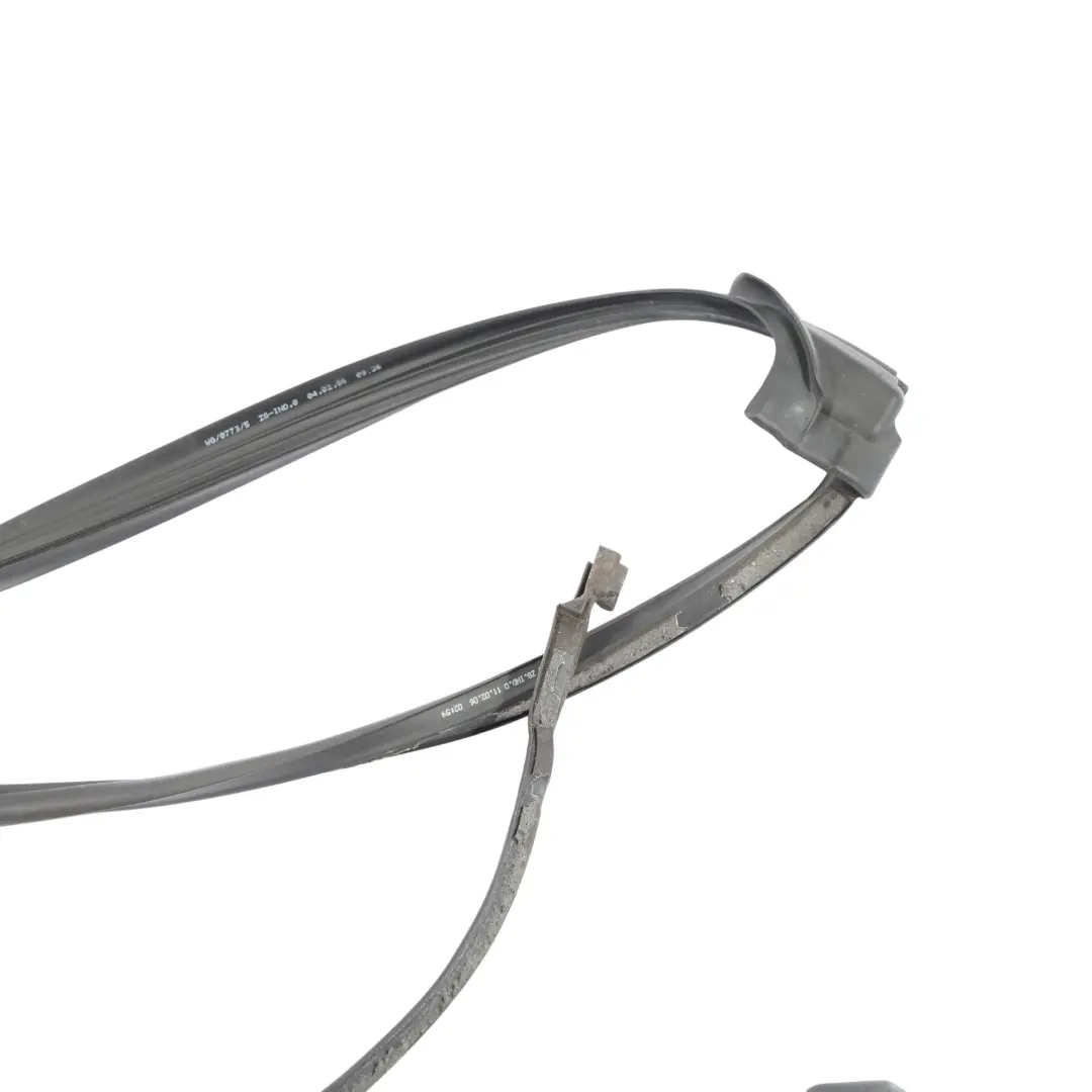 Junta De Goma Para Puerta Trasera Izquierda para Mercedes W212 con número de pieza A2217370330 Mercedes W212 Junta De Goma Para Puerta Trasera Izquierda - SKU A2217370330 - Número de pieza A2217370330