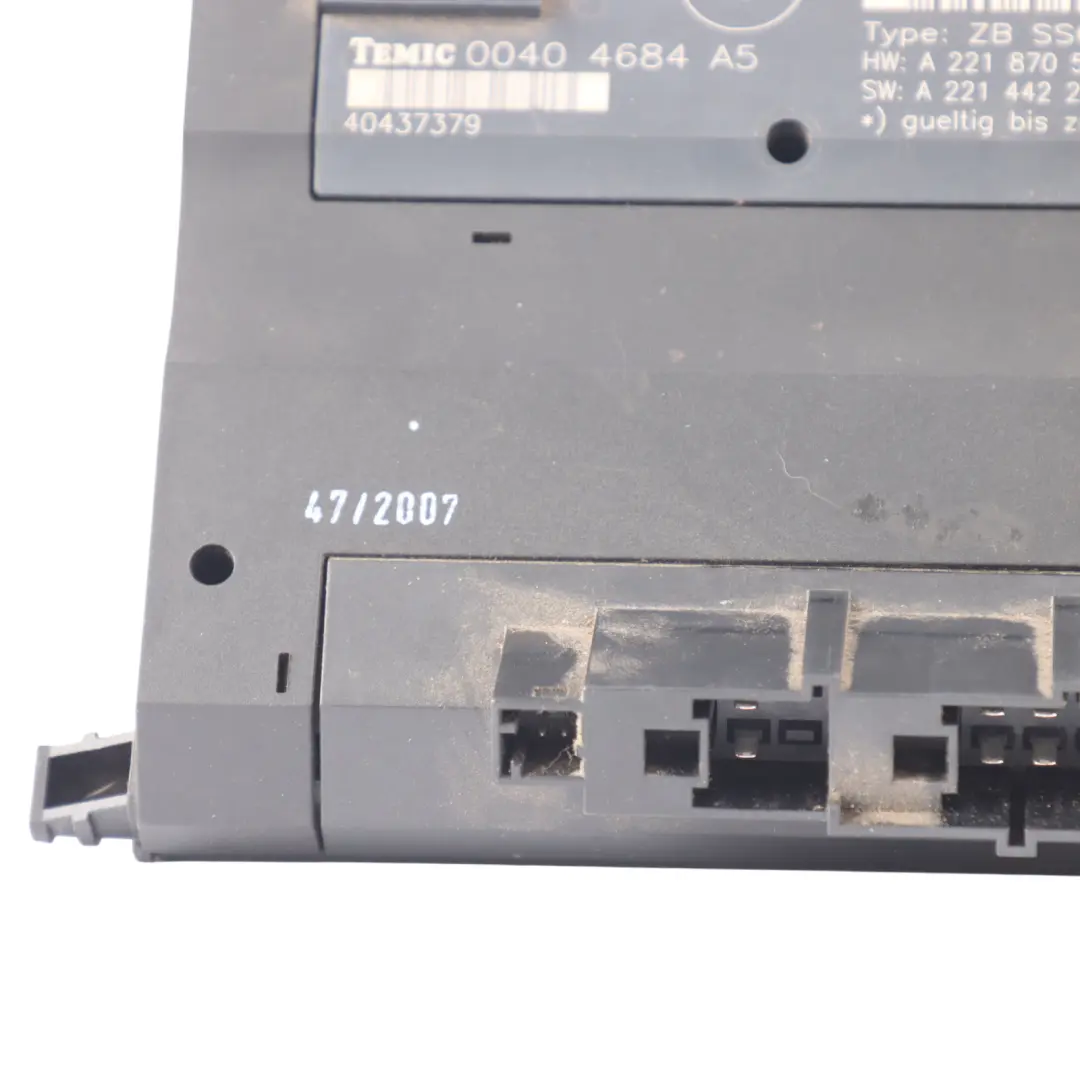 Front Left Seat Control Module Unit to Mercedes W221 with Part number A2218704987 Mercedes W221 Front Left Seat Control Module Unit - SKU A2218704987 - Part number A2218704987