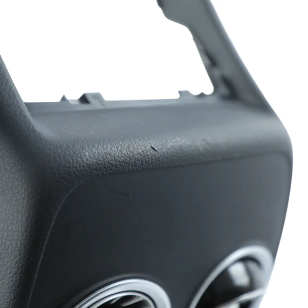 Mercedes C238 Doppellüftungs Zierleiste Hinten Mitte Cosnole - SKU A2388301300 - Teilenummer A2388301300