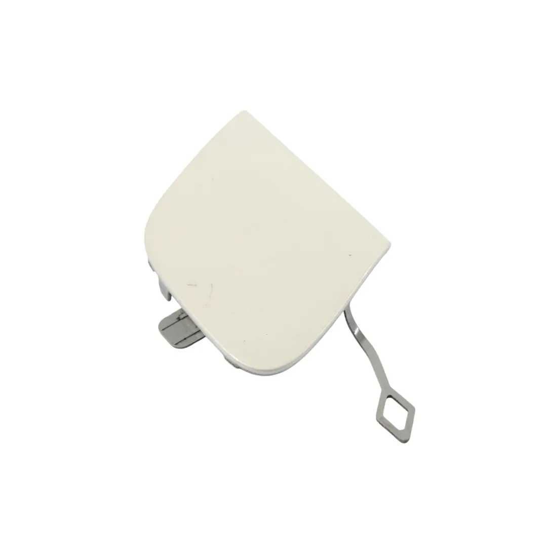 Parachoques Trasero Flap Towing Eye Cover Diamond White-799 para Mercedes C238 con número de pieza A2388858900 Mercedes C238 Parachoques Trasero Flap Towing Eye Cover Diamond White-799 - SKU A2388858900-DWM - Número de pieza A2388858900