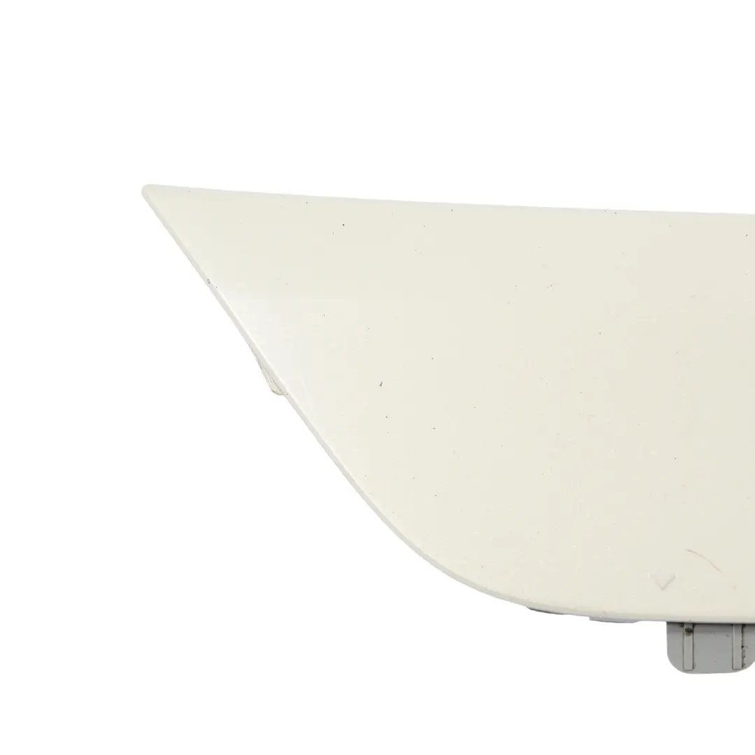 Parachoques Trasero Flap Towing Eye Cover Diamond White-799 para Mercedes C238 con número de pieza A2388858900 Mercedes C238 Parachoques Trasero Flap Towing Eye Cover Diamond White-799 - SKU A2388858900-DWM - Número de pieza A2388858900