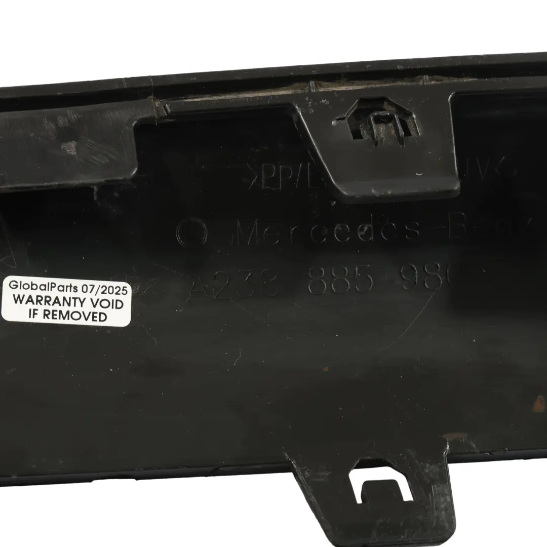 Tapa Embellecedora Parachoques Trasero Derecho para Mercedes C238 con número de pieza A2388859800 Mercedes C238 Tapa Embellecedora Parachoques Trasero Derecho - SKU A2388859800 - Número de pieza A2388859800