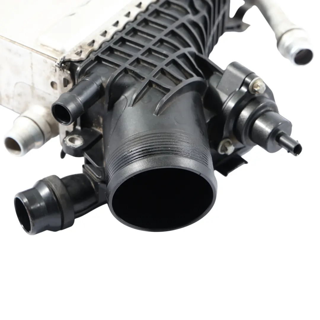 Lade Luft Kühler Mercedes W205 W213 C238 M264 Ladeluftkühler Kühler für mit Teilenummer A2640905300 Lade Luft Kühler Mercedes W205 W213 C238 M264 Ladeluftkühler Kühler - SKU A2640905300-2 - Teilenummer A2640905300