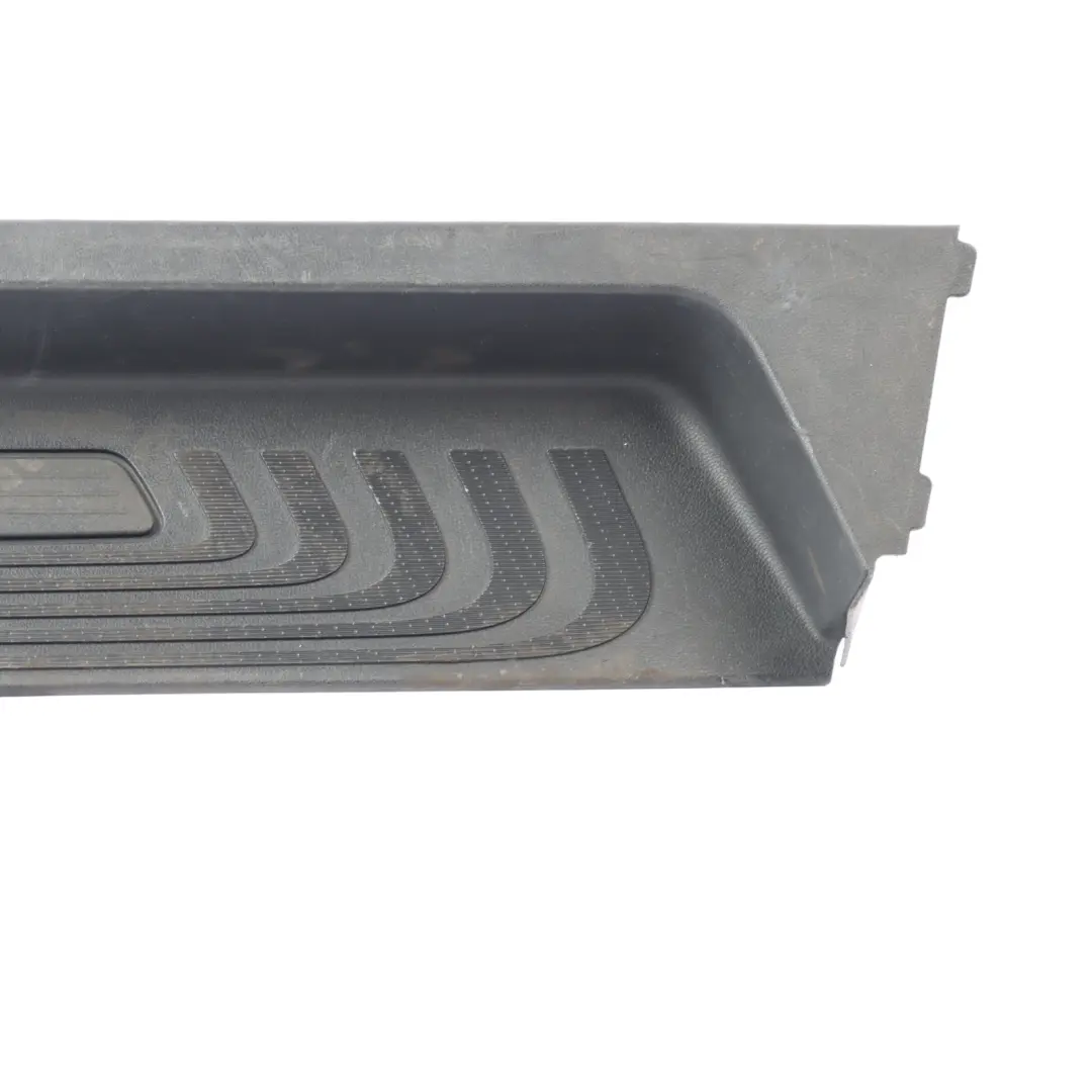 Garniture De Seuil De Porte Coulissante Droite pour Mercedes W447 à propos du numéro de pièce A4476802206 Mercedes W447 Garniture De Seuil De Porte Coulissante Droite - SKU A4476802206 - Numéro de pièce A4476802206