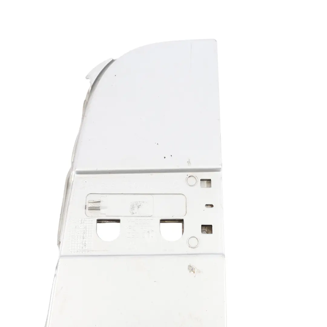 Wlew Pokrywa Osłona Paliwa Brilliant Silver A6397540034 do Mercedes W639 o numerze A6397500304 Mercedes W639 Wlew Pokrywa Osłona Paliwa Brilliant Silver A6397540034 - SKU A6397500304-BRS1 - Numer Części A6397500304