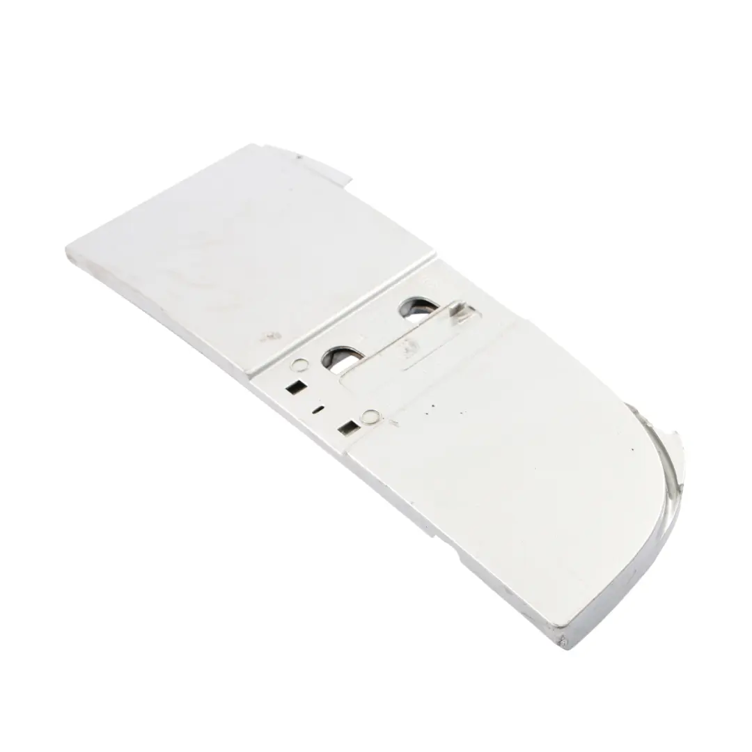 Wlew Pokrywa Osłona Paliwa Brilliant Silver A6397540034 do Mercedes W639 o numerze A6397500304 Mercedes W639 Wlew Pokrywa Osłona Paliwa Brilliant Silver A6397540034 - SKU A6397500304-BRS1 - Numer Części A6397500304