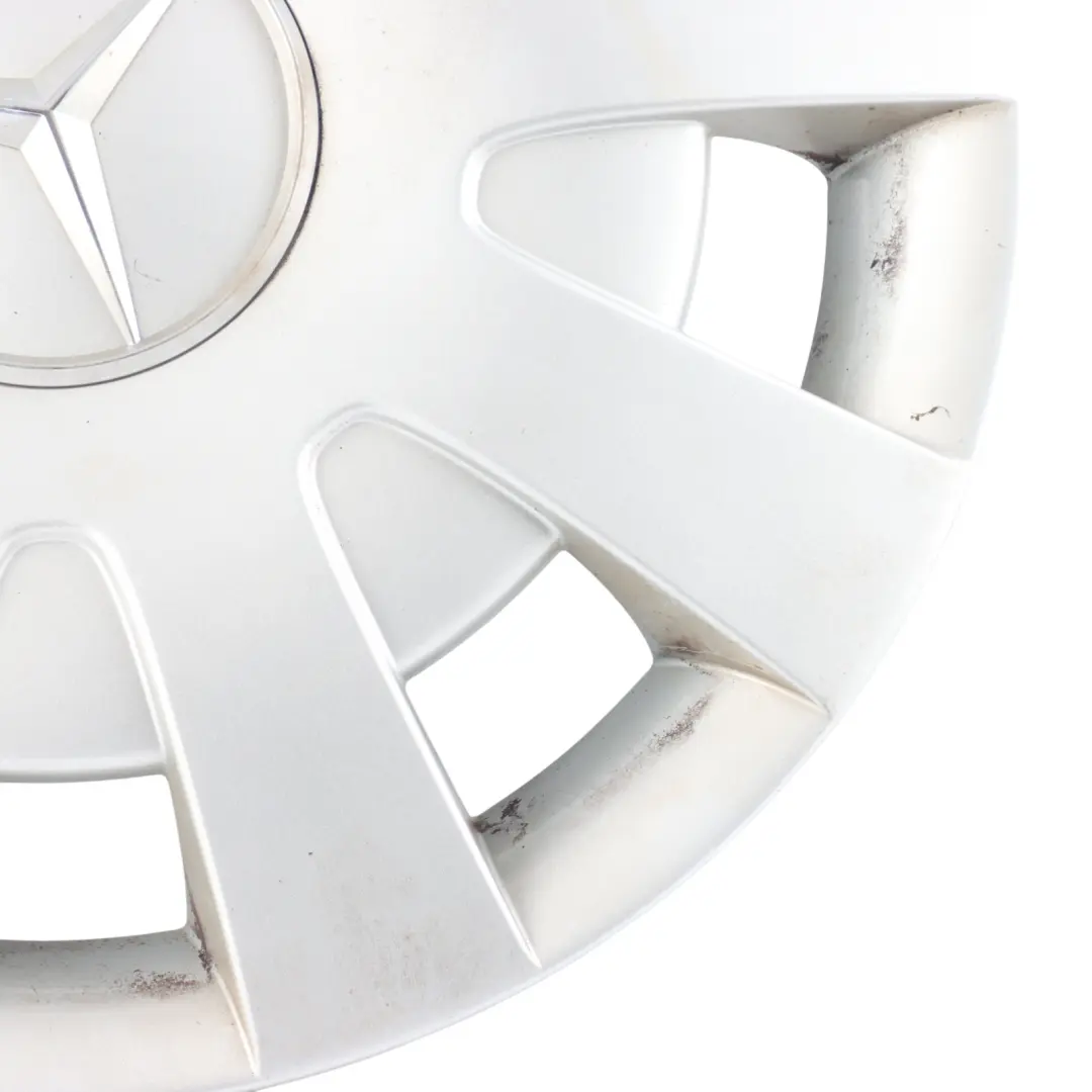 Koło Osłona Koła Srebrny 16'' do Mercedes W906 o numerze A9064000525 Mercedes W906 Koło Osłona Koła Srebrny 16'' - SKU A9064000525 - Numer Części A9064000525