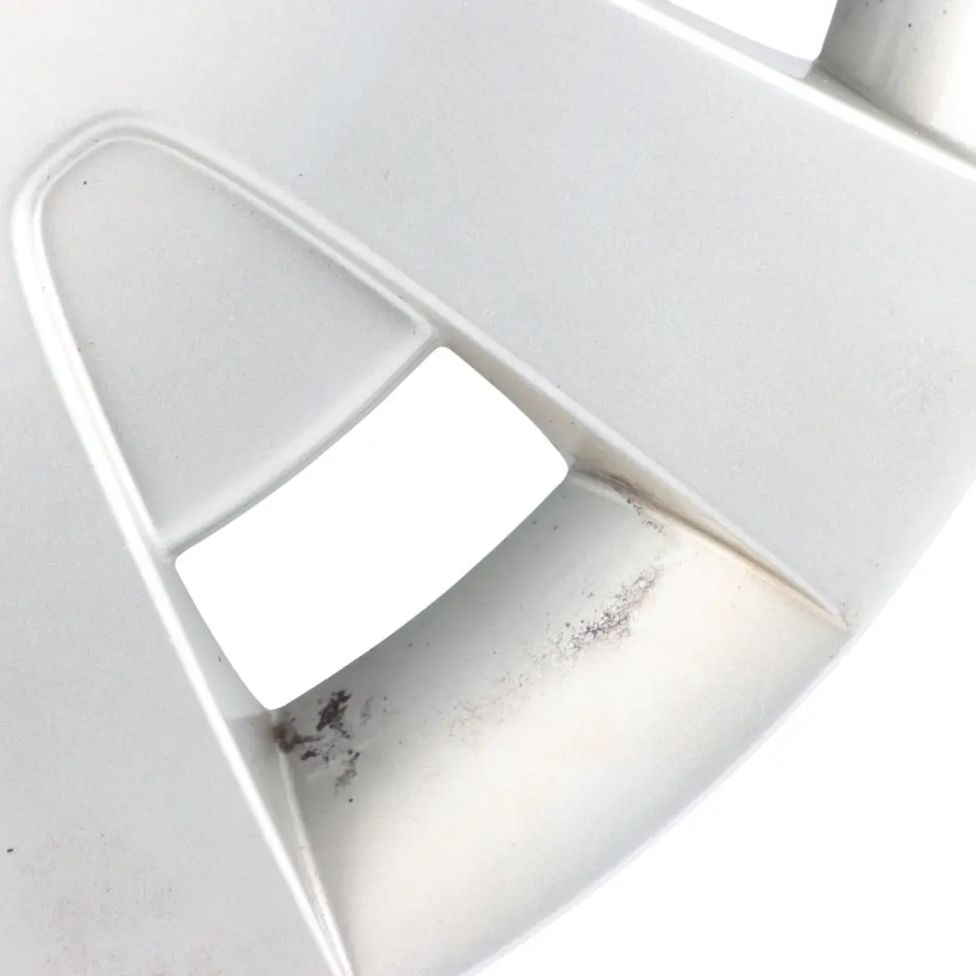 Tapacubos Central Cubre Cubo Plata 16'' para Mercedes W906 con número de pieza A9064000525 Mercedes W906 Tapacubos Central Cubre Cubo Plata 16'' - SKU A9064000525 - Número de pieza A9064000525