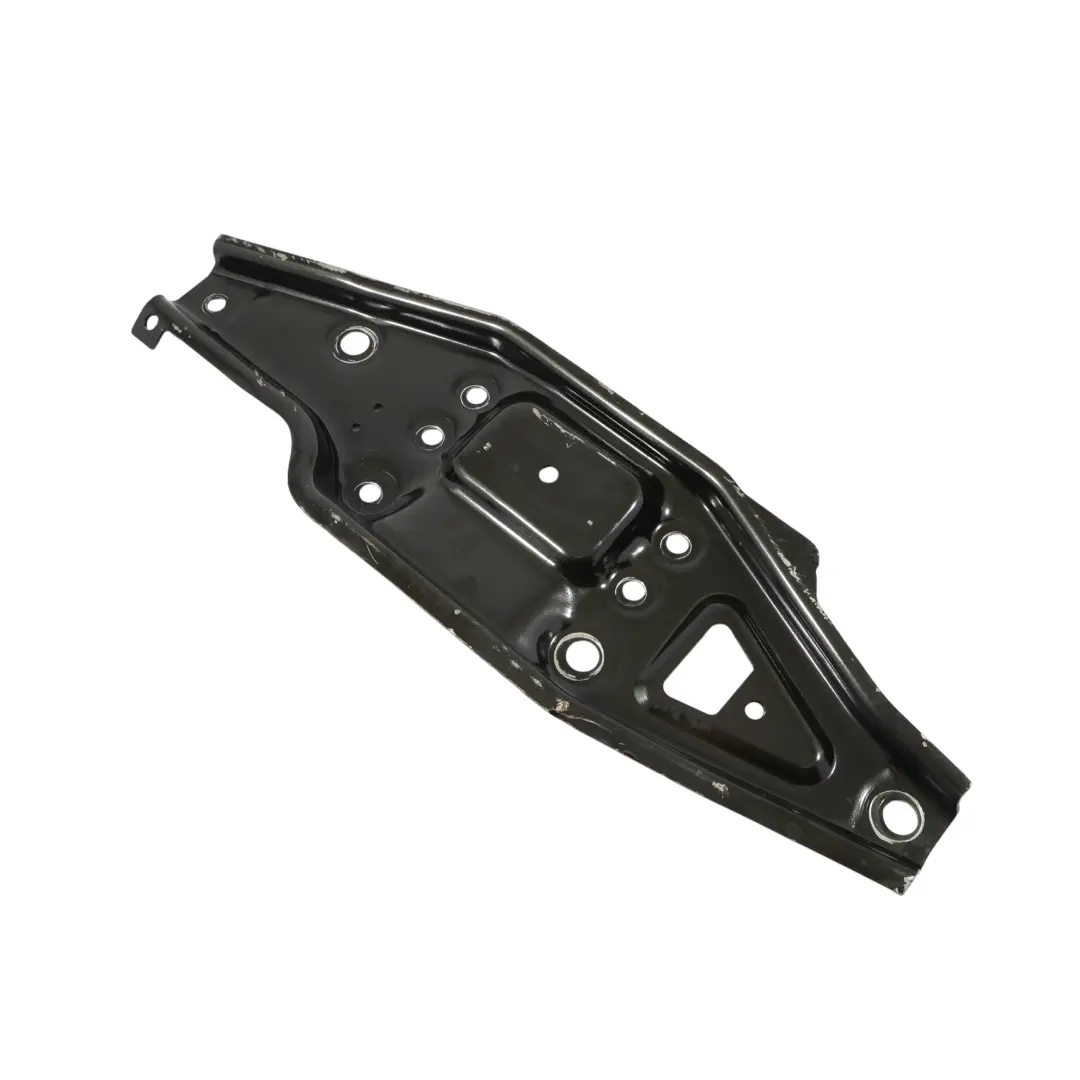 W907 Supporto Sottotelaio Anteriore Inferiore Sinistro per Mercedes Sprinter con numero di parte A9076220700 Mercedes Sprinter W907 Supporto Sottotelaio Anteriore Inferiore Sinistro - SKU A9076220700 - Numero di parte A9076220700