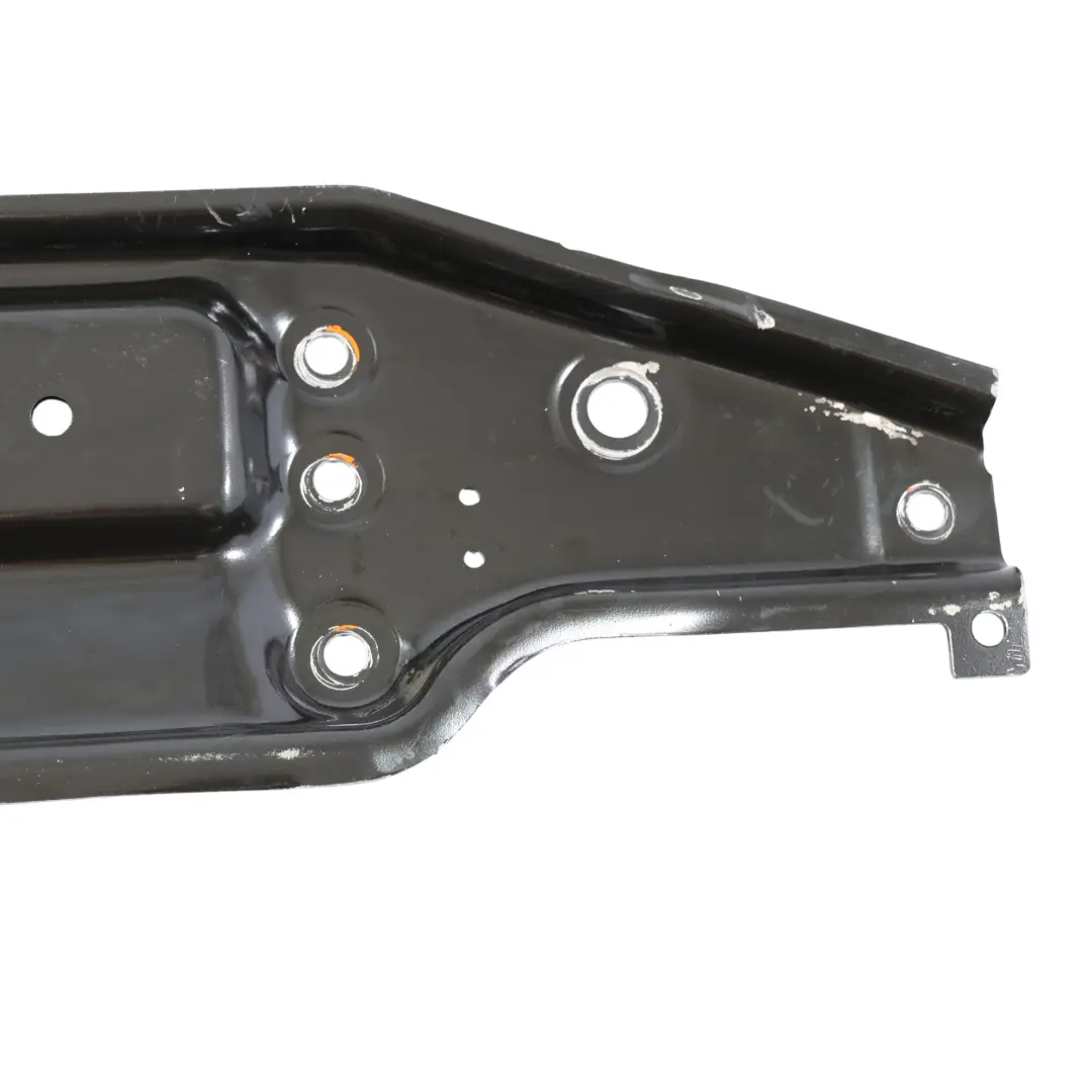 W907 Supporto Sottotelaio Anteriore Inferiore Destro per Mercedes Sprinter con numero di parte A9076220800 Mercedes Sprinter W907 Supporto Sottotelaio Anteriore Inferiore Destro - SKU A9076220800 - Numero di parte A9076220800