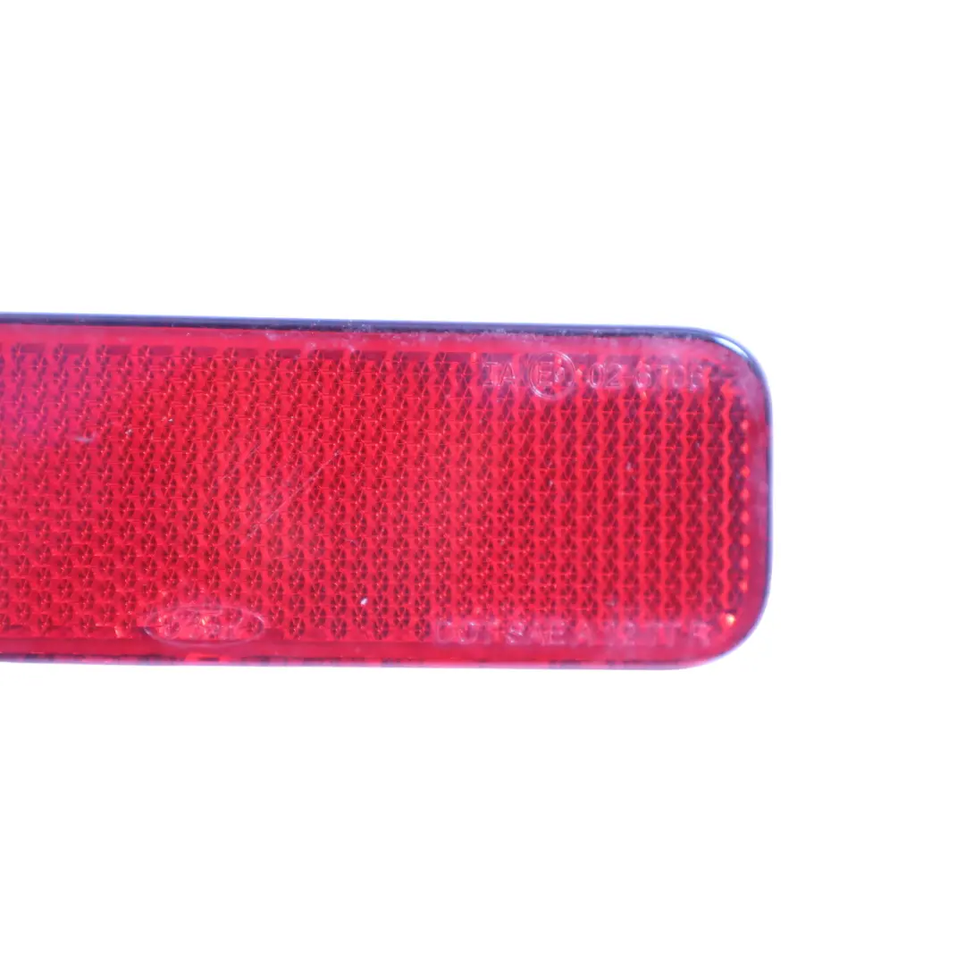 Parachoques Trasero Reflector Luz Derecha para Ford Transit Custom con número de pieza BK21515B0AA Ford Transit Custom Parachoques Trasero Reflector Luz Derecha - SKU BK21515B0AA - Número de pieza BK21515B0AA