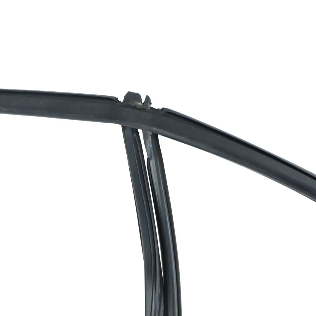 Porta Anteriore Finestra Guarnizione Sinistra BK21-V21511-AN per Ford Transit Custom con numero di parte BK21V21511AN Ford Transit Custom Porta Anteriore Finestra Guarnizione Sinistra BK21-V21511-AN - SKU BK21V21511AN - Numero di parte BK21V21511AN