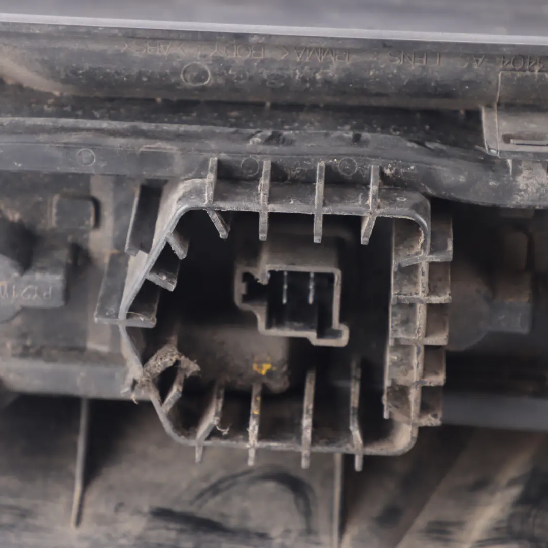 Ford Transit Mk8 Luz trasera derecha del panel lateral trasero - SKU BK3113404AG - Número de pieza BK3113404AG