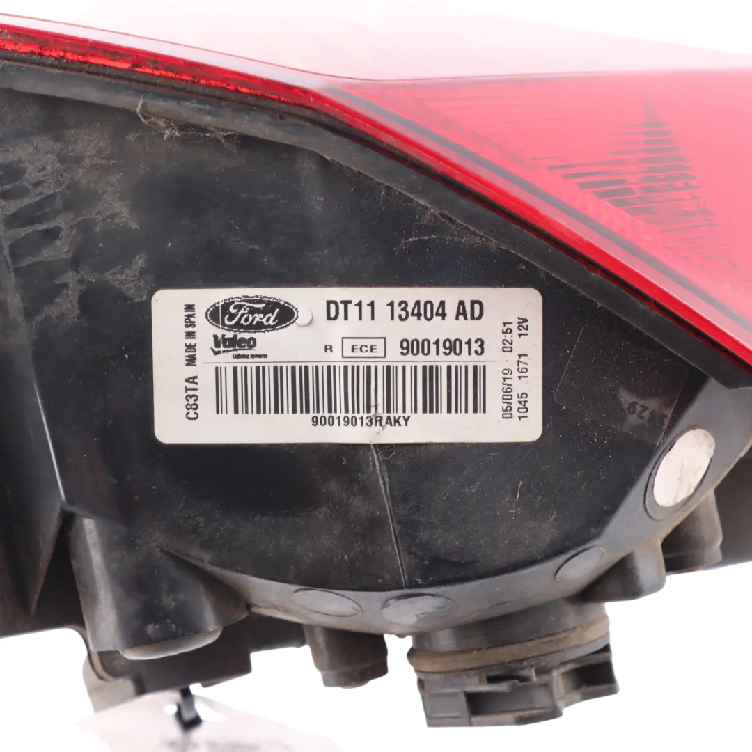 Mk2 II Luce Portellone Posteriore Destra per Ford Transit Connect con numero di parte DT1113404AD Ford Transit Connect Mk2 II Luce Portellone Posteriore Destra - SKU DT1113404AD - Numero di parte DT1113404AD
