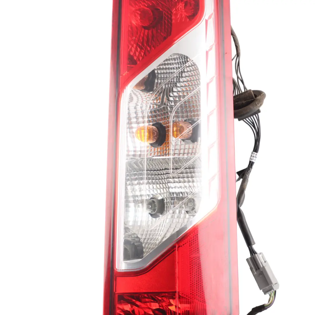 Mk2 II Lampa Klapy Tylnej Prawy Tył do Ford Transit Connect o numerze DT1113404AD Ford Transit Connect Mk2 II Lampa Klapy Tylnej Prawy Tył - SKU DT1113404AD - Numer Części DT1113404AD