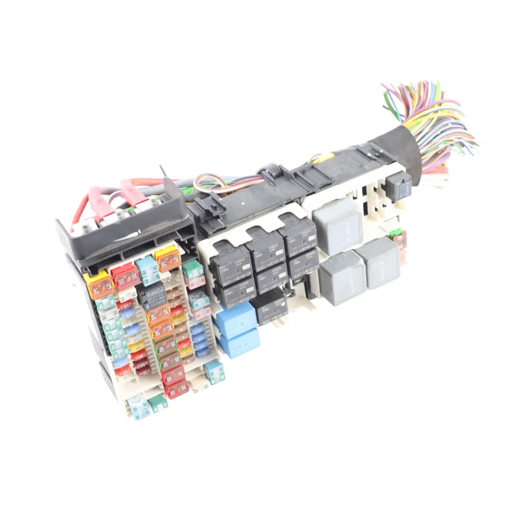 Mk8 VI Caja De Relés De Fusibles Motor Diesel 2.0 para Ford Transit con número de pieza GK3T14401EWB Ford Transit Mk8 VI Caja De Relés De Fusibles Motor Diesel 2.0 - SKU GK3T14401EWB - Número de pieza GK3T14401EWB