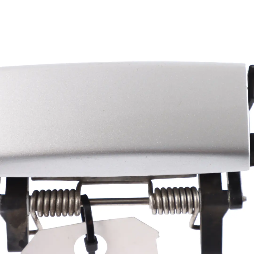 Door Handle Front Right O/S Outside Grab Light Silver Metallic - Y7W to Audi A4 B7 with Part number 8E2837208 Audi A4 B7 Door Handle Front Right O/S Outside Grab Light Silver Metallic - Y7W - SKU RHD-8E2837208-LS - Part number 8E2837208