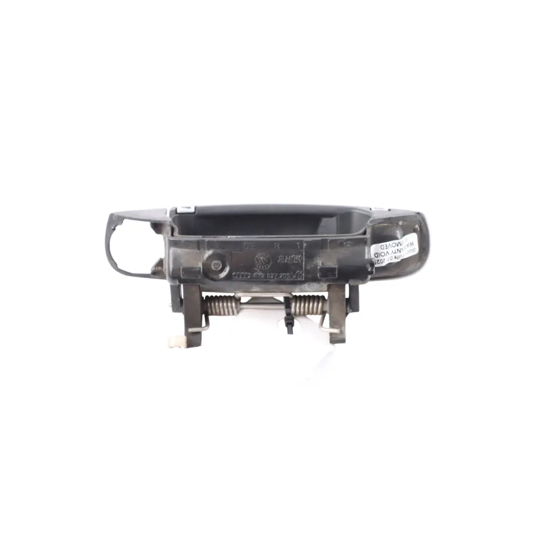 Audi A4 B7 Door Handle Front Right O/S Outside Grab Light Silver Metallic - Y7W - SKU RHD-8E2837208-LS - Part number 8E2837208