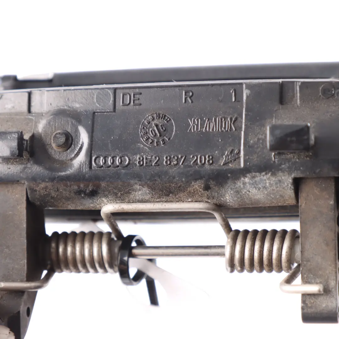 Door Handle Front Right O/S Outside Grab Light Silver Metallic - Y7W to Audi A4 B7 with Part number 8E2837208 Audi A4 B7 Door Handle Front Right O/S Outside Grab Light Silver Metallic - Y7W - SKU RHD-8E2837208-LS - Part number 8E2837208