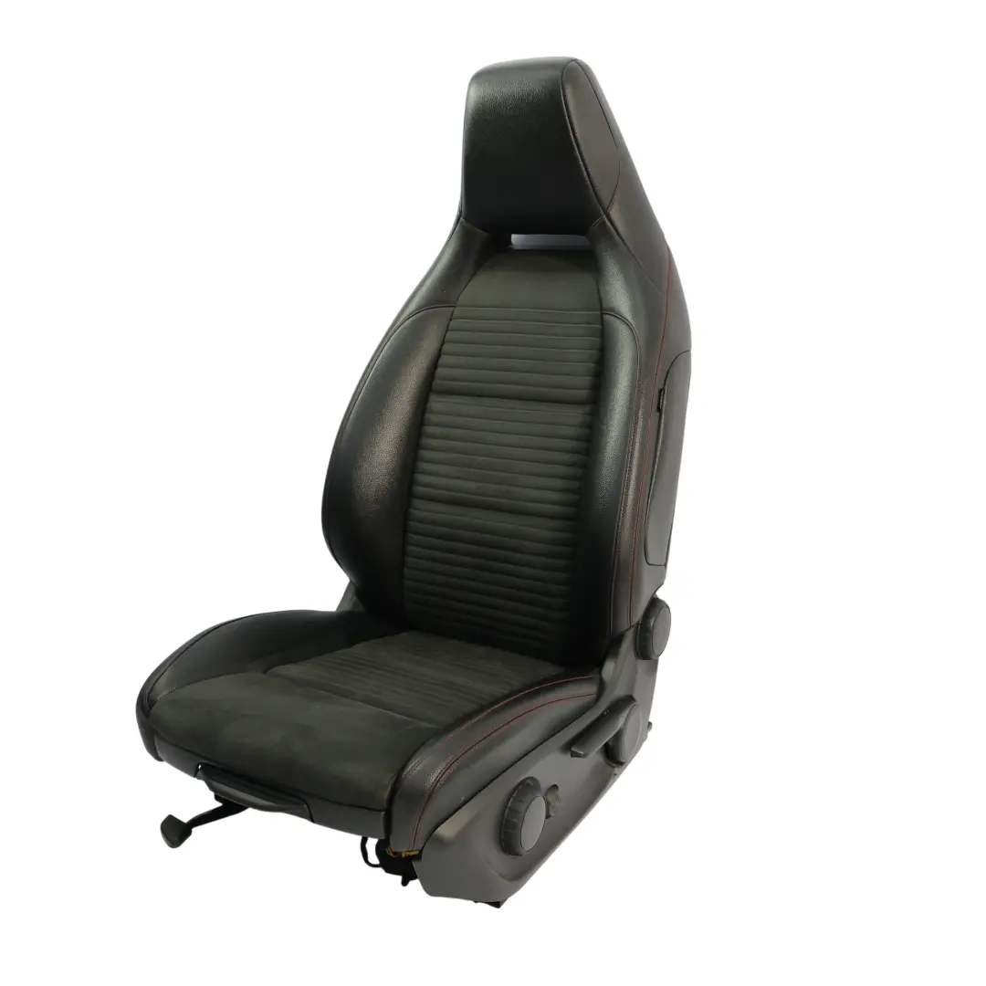 Fotel Przedni Sport Półskóra Czarny Czerwona Nitka Lewy do Mercedes W176 o numerze A1769106307 Mercedes W176 Fotel Przedni Sport Półskóra Czarny Czerwona Nitka Lewy - SKU A1769106307-1 - Numer Części A1769106307